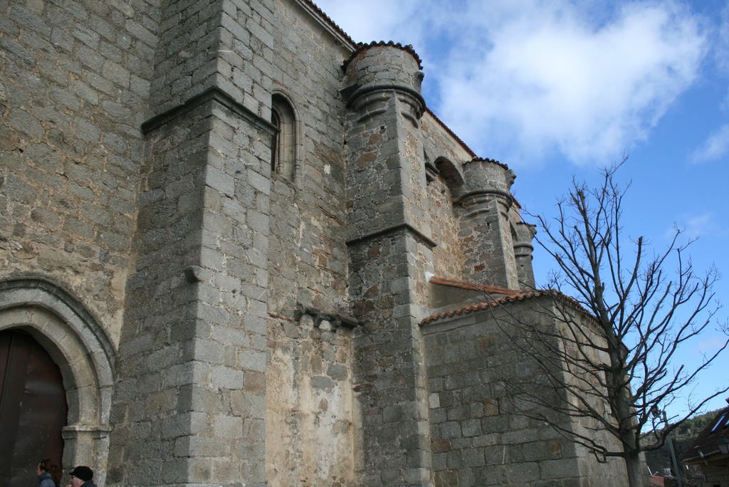 Iglesia Fortaleza de Robledo de Chavela